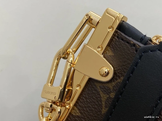 WIS VUITTON Trunk Lucky LOUIS 0923